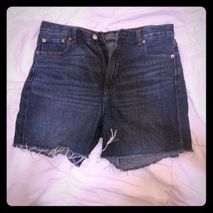 High waisted blue jeans shorts